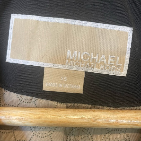 MICHAEL KORS Mid Length Double Breasted Trench Coat - Picture 4 of 7